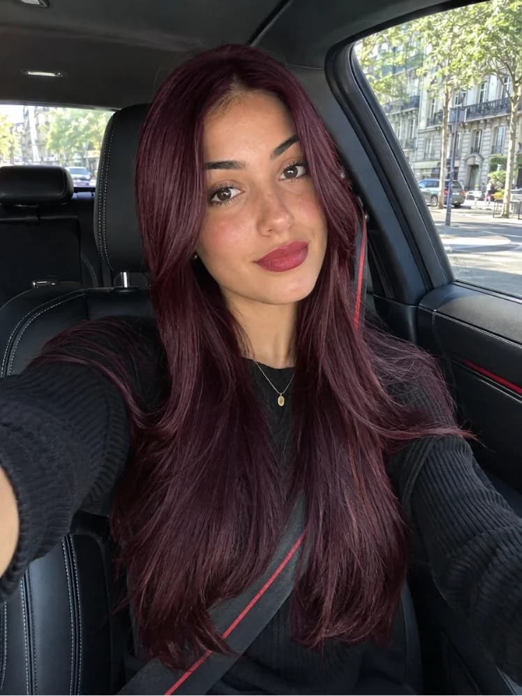 Essai virtuel : couleur rouge bordeaux sur cheveux longs