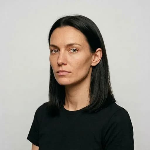 Femme avec la coupe Clavicut : longueur clavicule, ligne souple